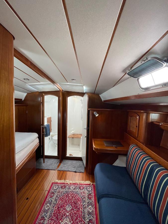 Beautiful And Comfortable Sailboat With Secure Parking Available Barcelona Exterior foto